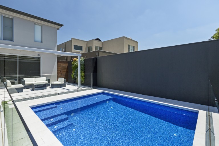 house with swimming pool