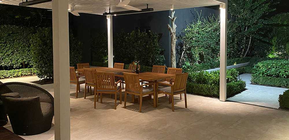 Garden with outdoor dining set